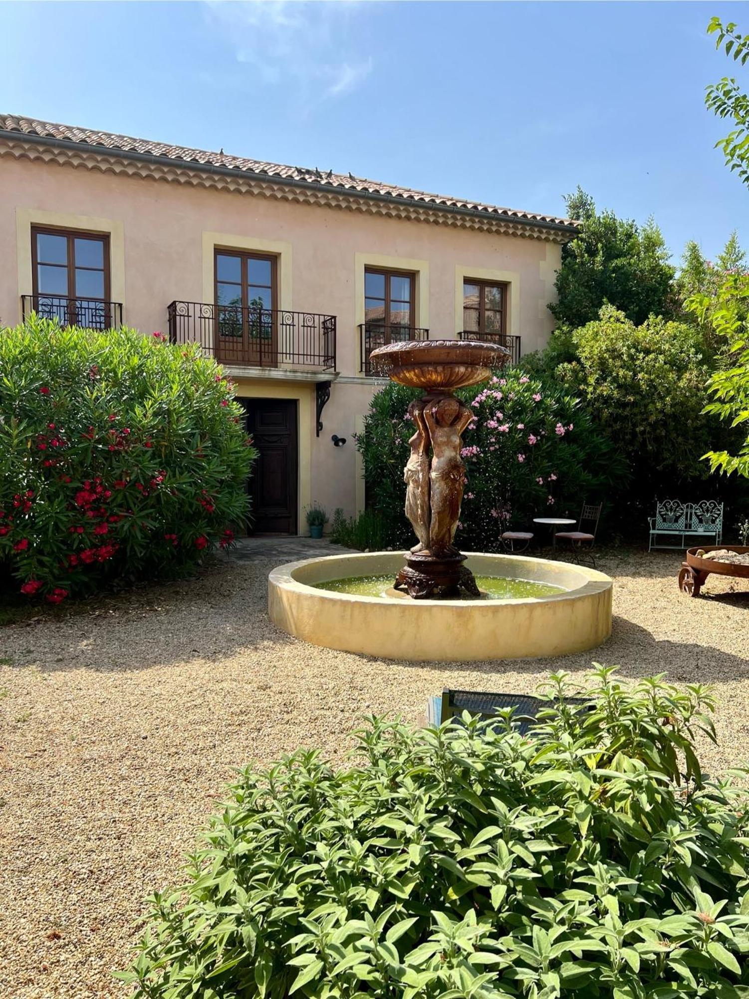 Vinauberge Poilhes Екстериор снимка