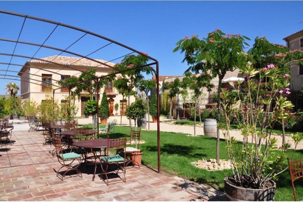 Vinauberge Poilhes Екстериор снимка